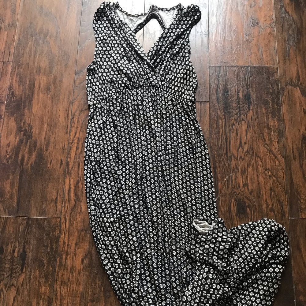 NWOT Maternity/Nursing Maxi Dress